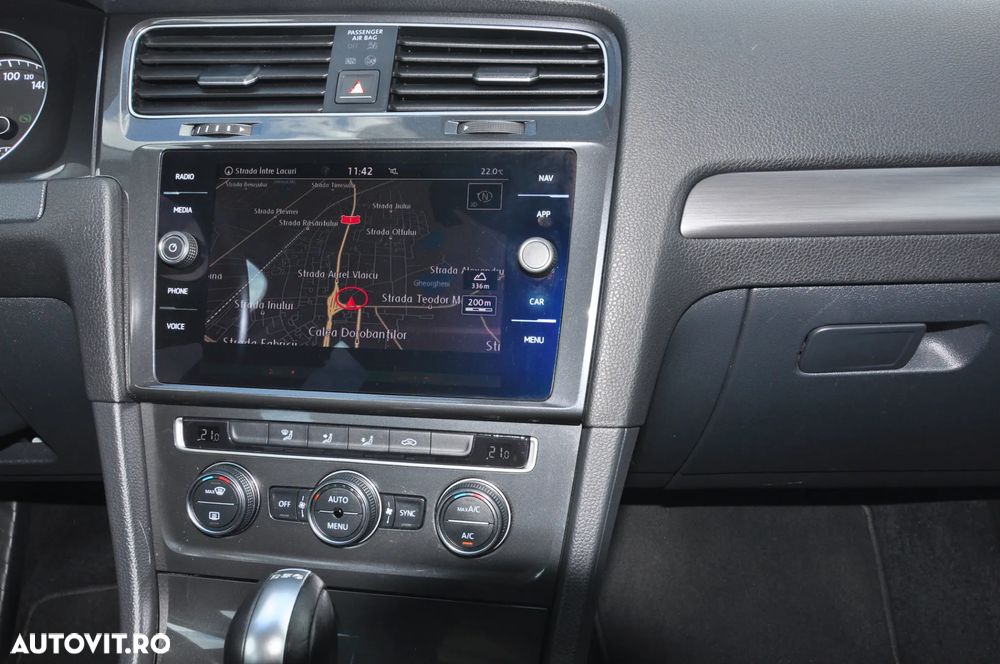 Volkswagen Golf 1.5 TSI BlueMotion ACT DSG Comfortline - 23