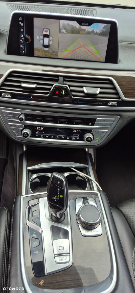 BMW Seria 7 730d xDrive - 34