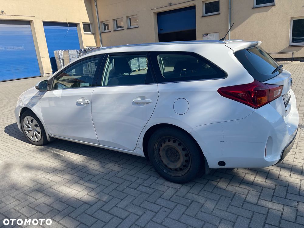 Toyota Auris 1.6 Premium - 4