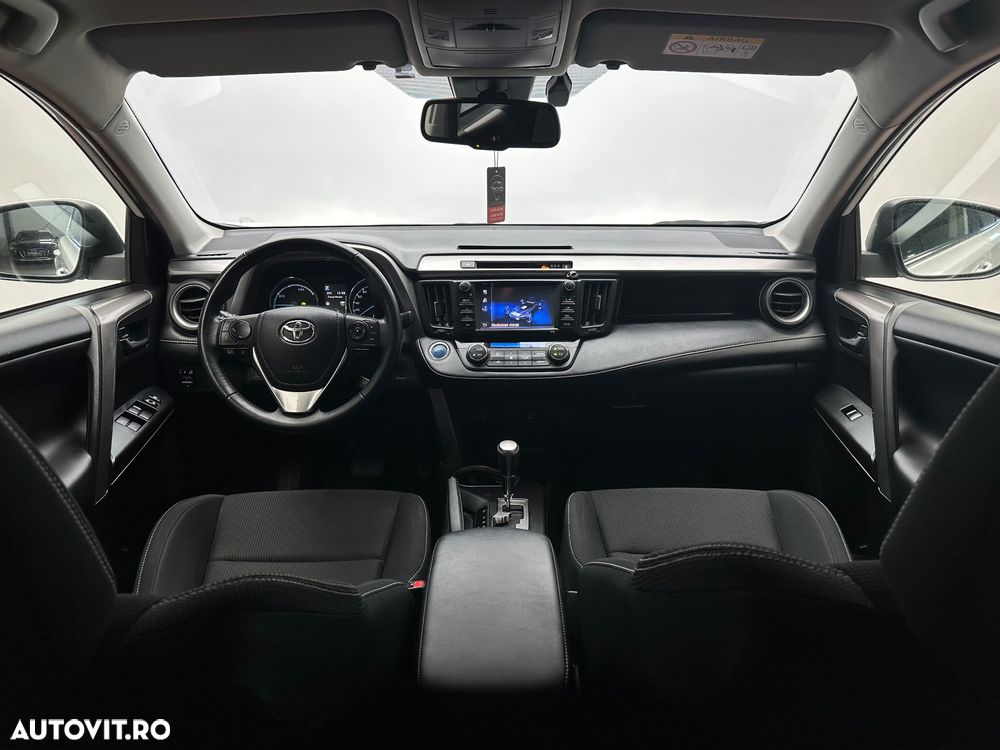 Toyota RAV4 - 10