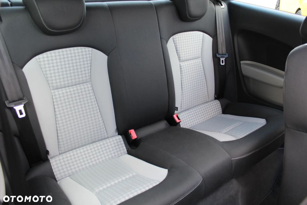 Audi A1 3-drzwiowe 1.4 TFSI S tronic S line edition - 23