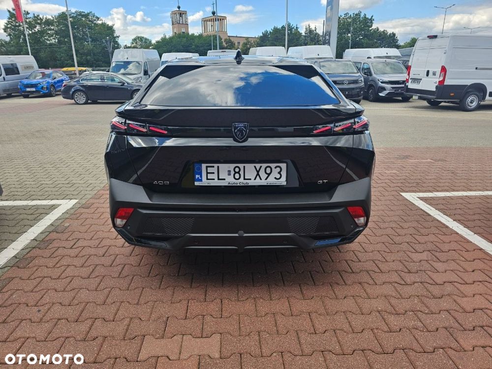 Peugeot 408 - 8