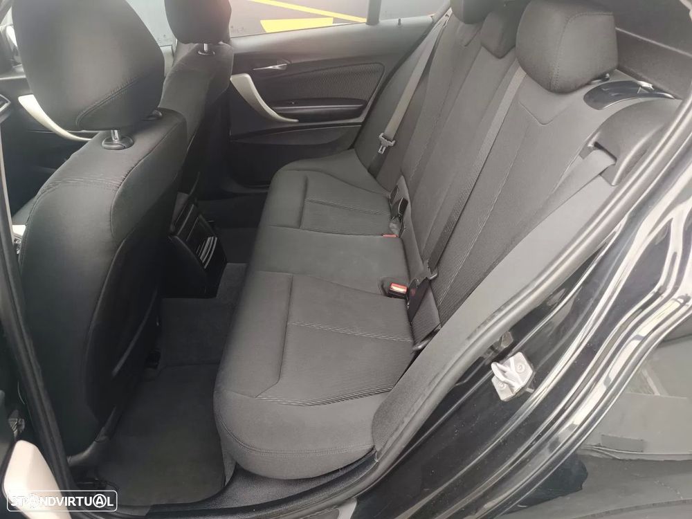 BMW 116 d Sport Line - 11