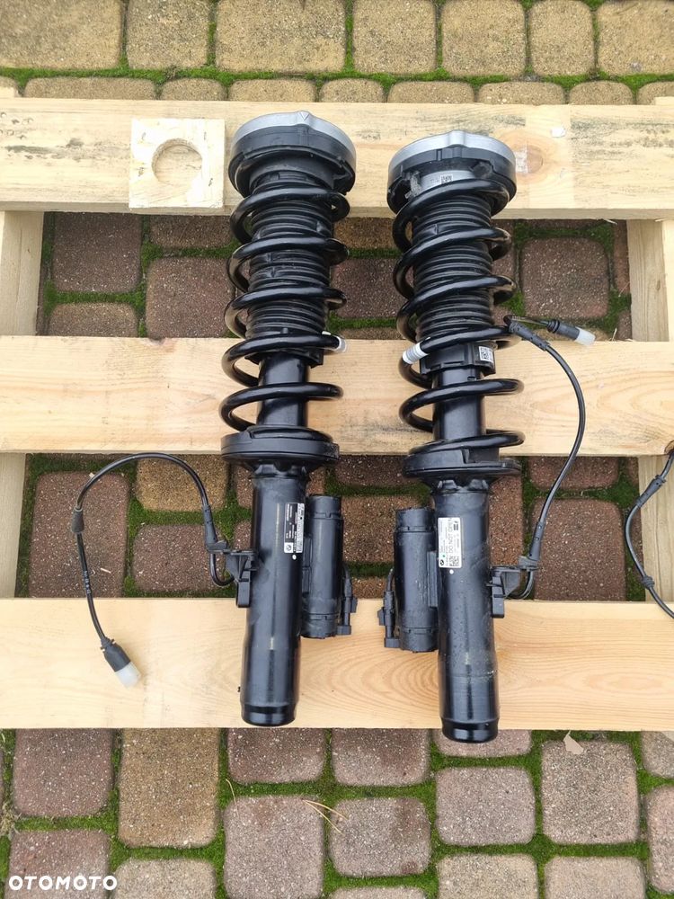 Nowe BMW 5 G30 LCI Xdrive AMORTYZATOR PRAWY LEWY PRZÓD VDC 6866393 6866394