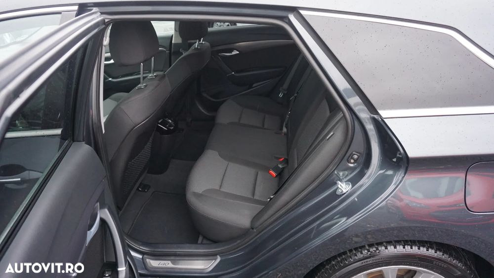 Hyundai i40 i40cw 1.7 CRDi Automatik Fifa World Cup Edition Gold - 9