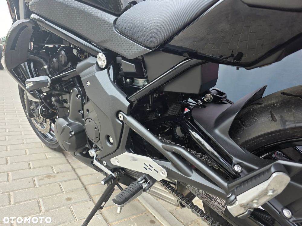 Kawasaki ER - 17