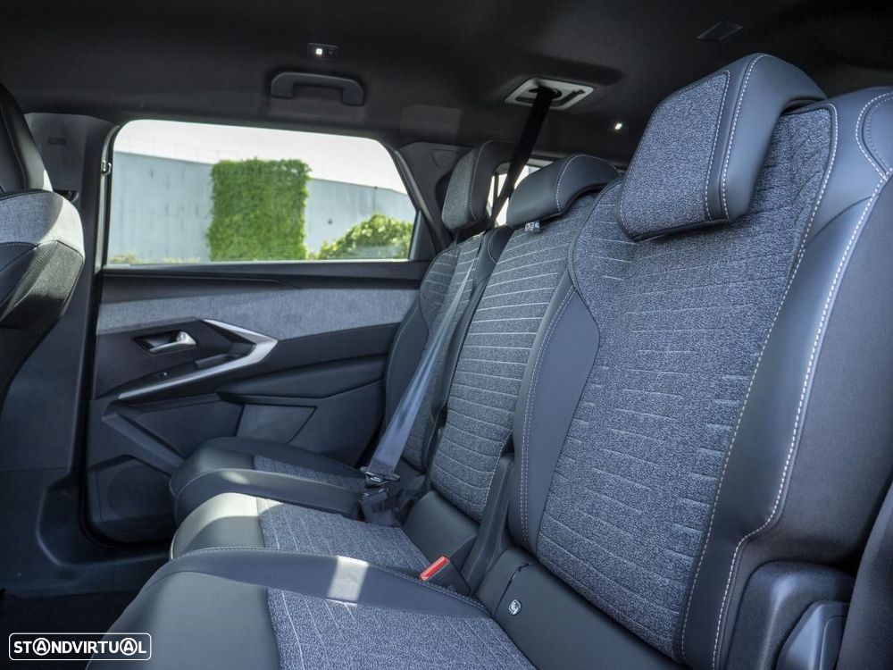 Peugeot E-5008 73 kWh Allure - 25