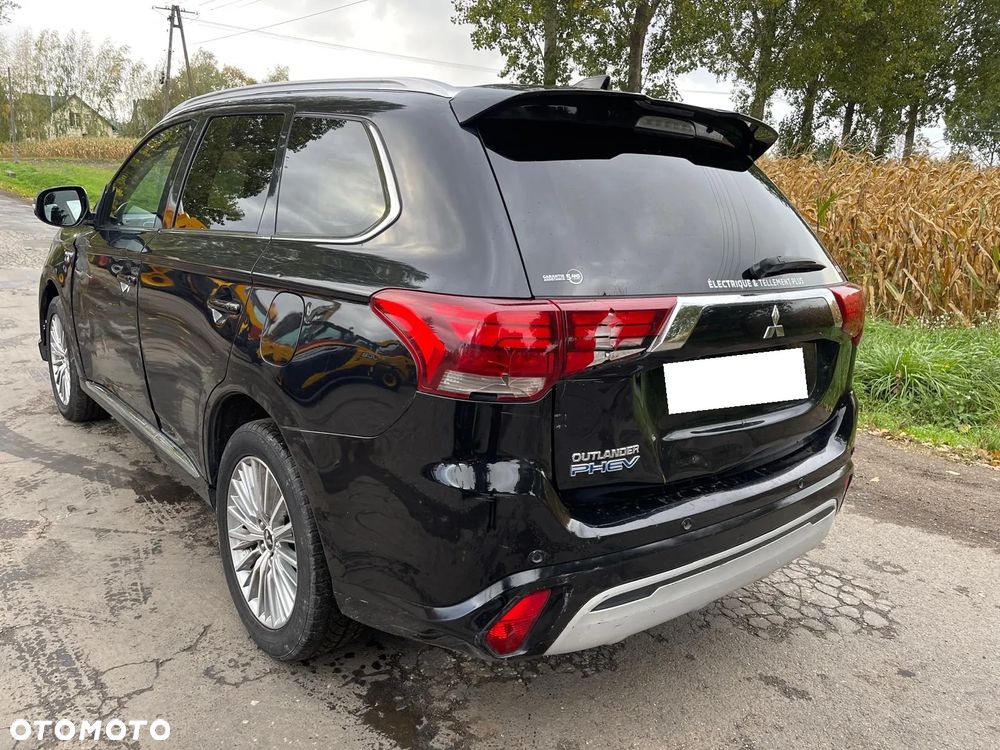 Mitsubishi Outlander 2.4 4WD Diamant+ - 33