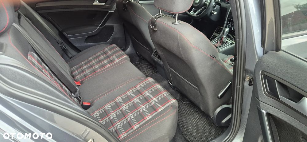 Volkswagen Golf 2.0 TSI GTI DSG - 18