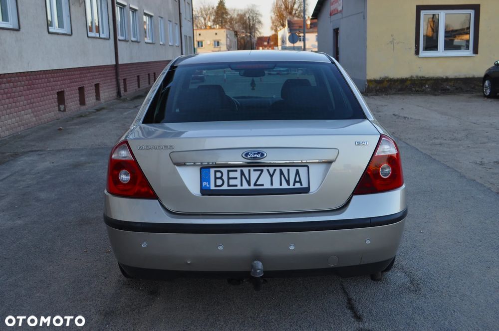 Ford Mondeo 1.8 Ghia - 8