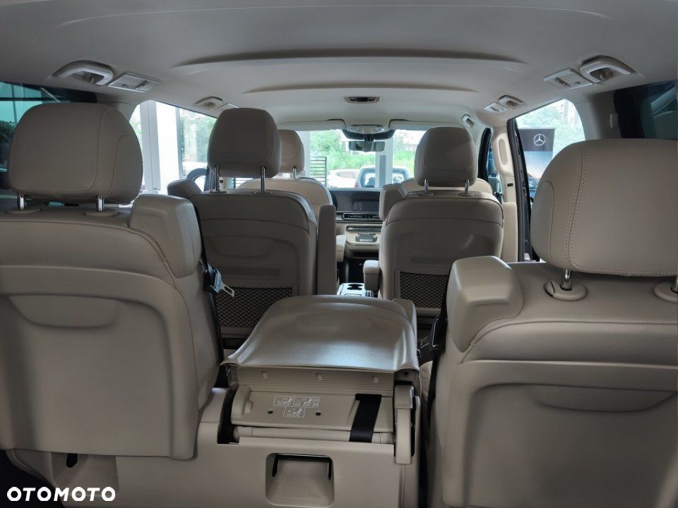 Mercedes-Benz Klasa V - 11