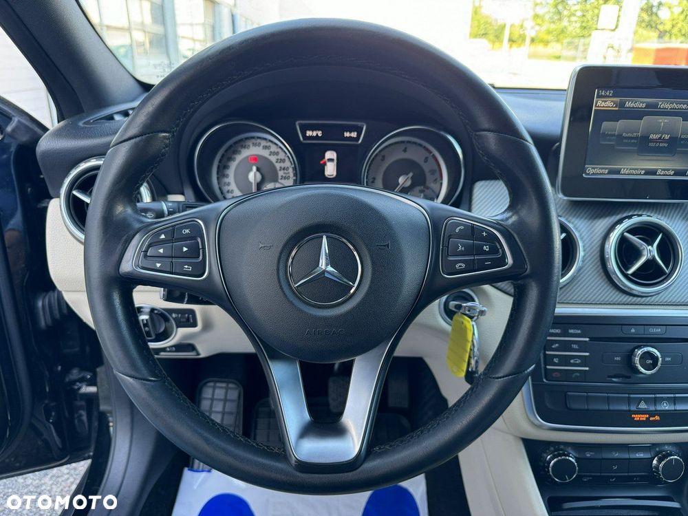 Mercedes-Benz GLA 180 (CDI) d - 24