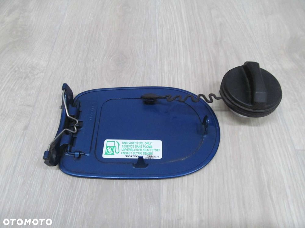 VOLVO C30 06-13 KLAPKA KOREK WLEWU PALIWA 31217785 476-46 - 4