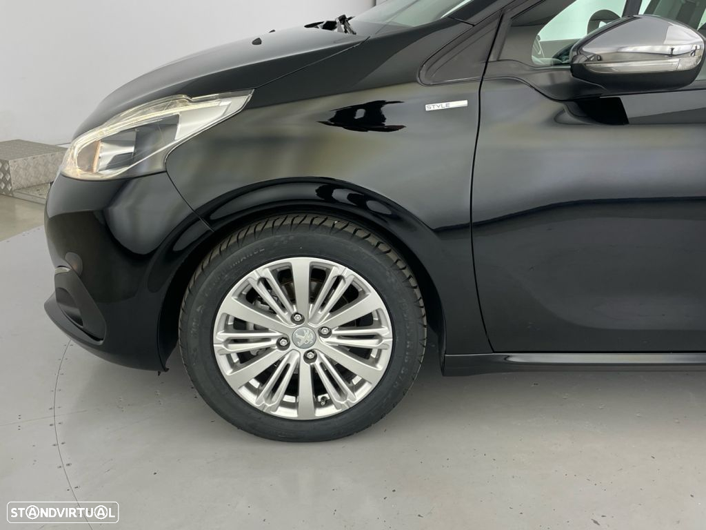Peugeot 208 1.2 PureTech Style - 20