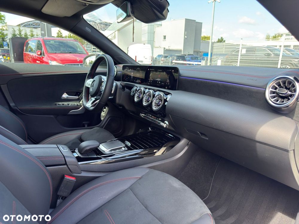 Mercedes-Benz CLA AMG 35 4-Matic 7G-DCT - 25