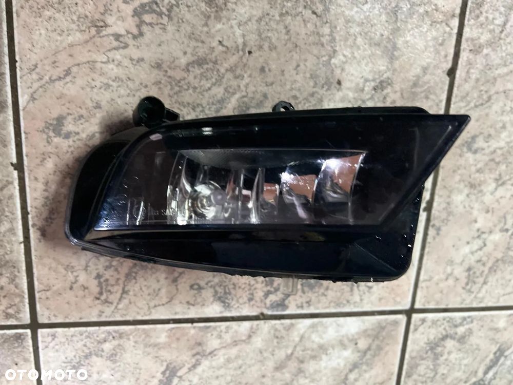 AUDI A4 B8 LIFT HALOGEN PRAWY 8K0941700 - 1