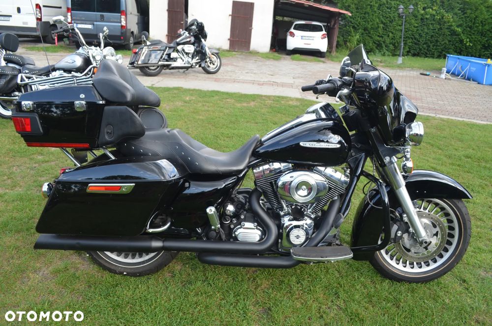 Harley-Davidson Touring Street Glide - 24
