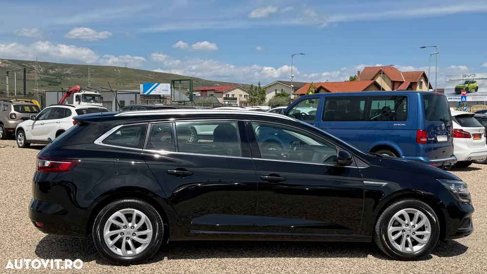 Renault Megane TCe 115 GPF LIMITED - 8