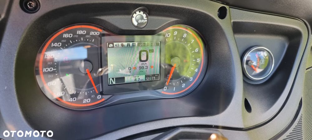 Can-Am Spyder - 10