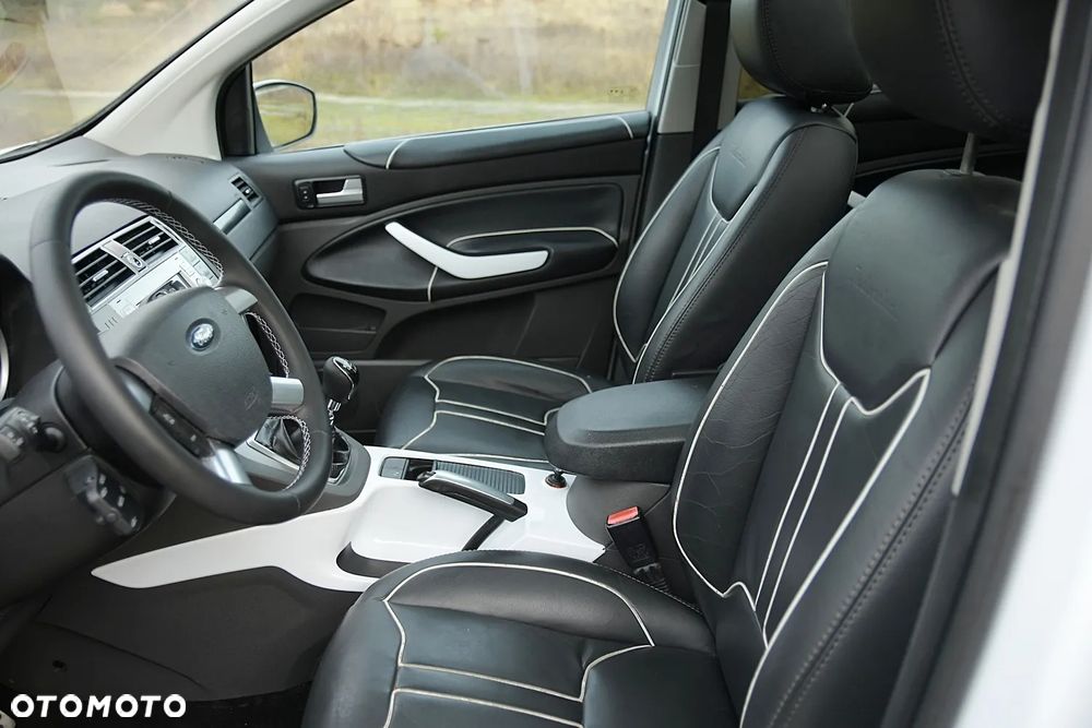 Ford Kuga 2.0 TDCi 4x4 Titanium - 27