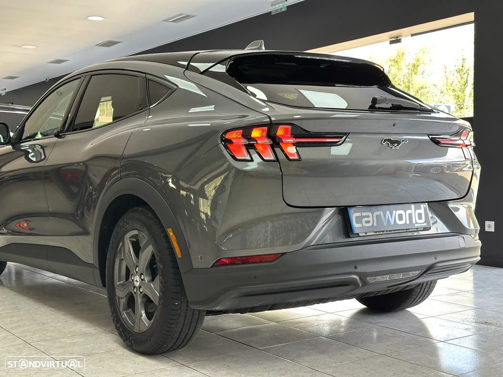 Ford Mustang Mach-E Premium - 35