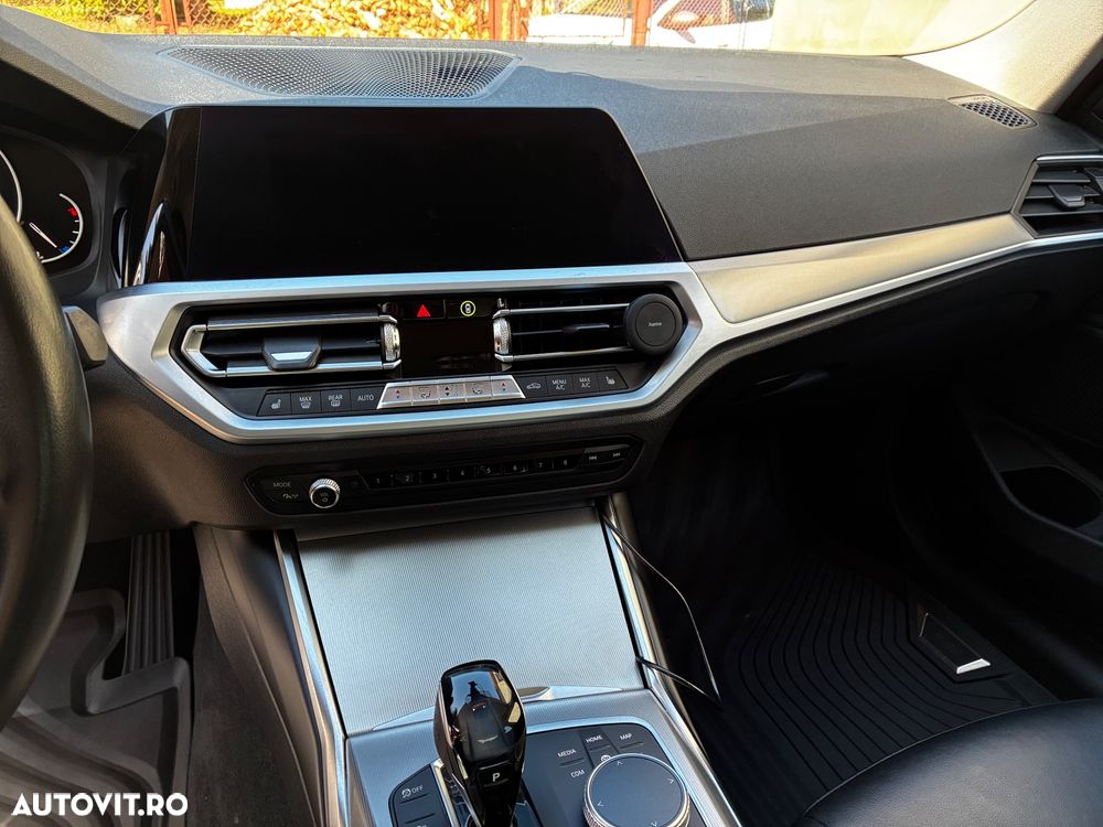 BMW Seria 3 320i AT - 23