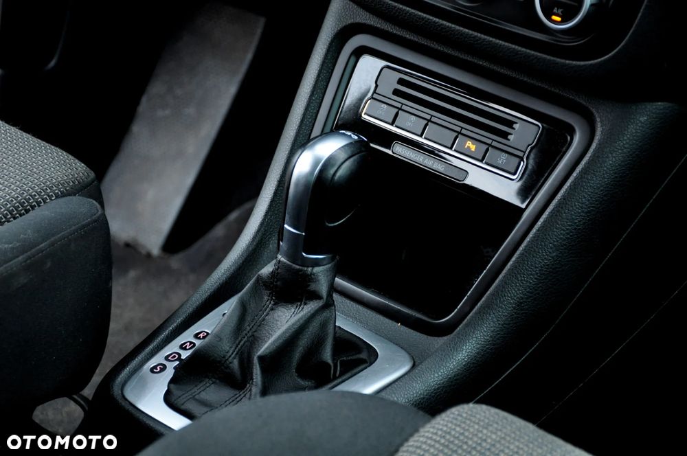 Volkswagen Sharan 2.0 TDI DSG BlueMotion Technology Comfortline - 35