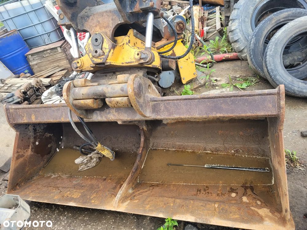 Rototilt, Rotatot, Tiltrotator z łyżką skarpową - 3