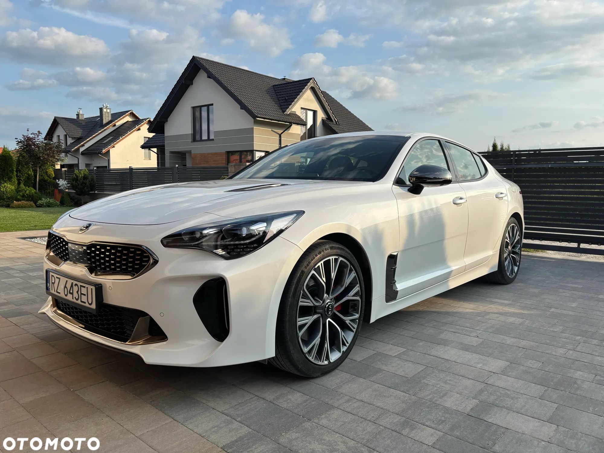 Kia Stinger 2.0 T-GDI GT Line - 1