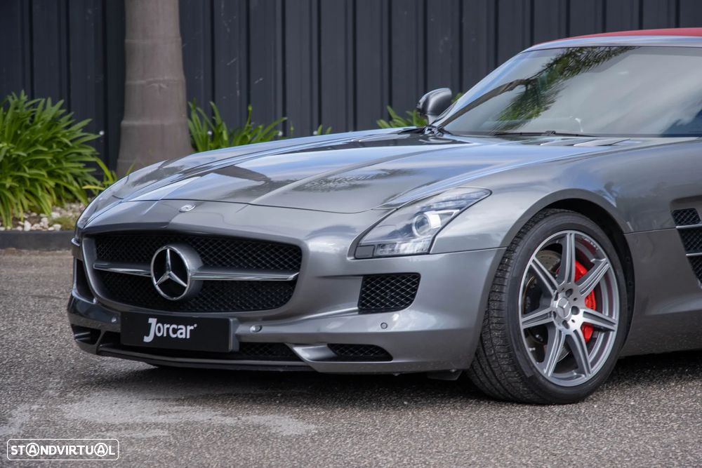 Mercedes-Benz SLS 63 AMG Roadster - 3