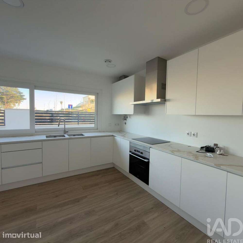 Casa / Villa T3 em Rio de Mouro de 265,00 m2 - Grande imagem: 5/29