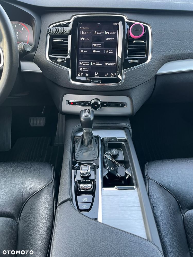 Volvo XC 90 D5 AWD Momentum 7os - 27