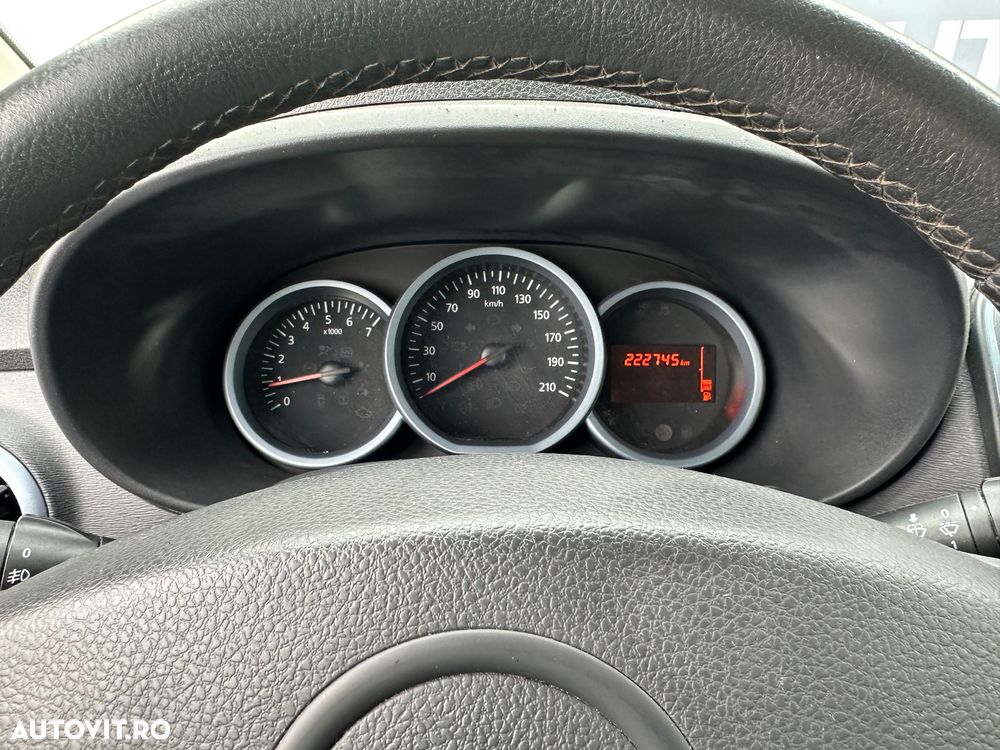 Dacia Lodgy 1.5 dCi Stepway - 12