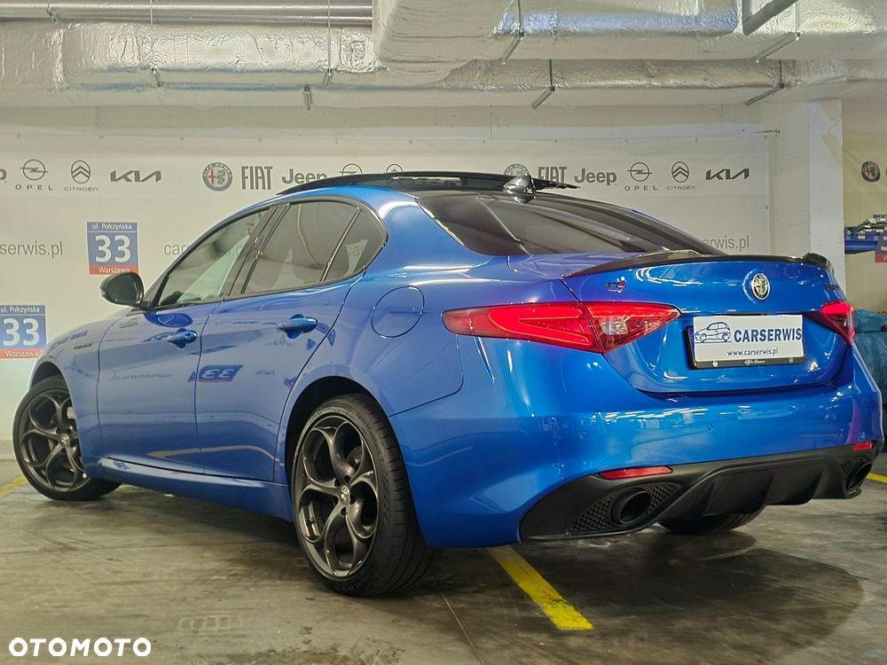 Alfa Romeo Giulia 2.0 Turbo 16V AT8-Q4 Estrema - 9