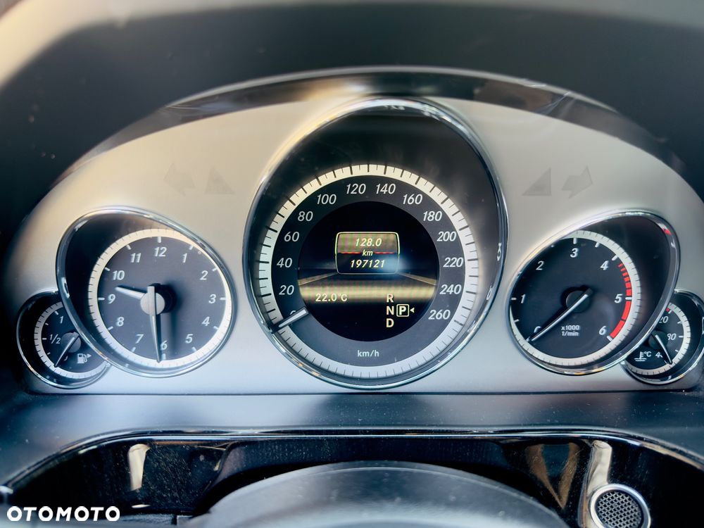 Mercedes-Benz Klasa E 220 BlueTEC 7G-TRONIC Avantgarde - 18