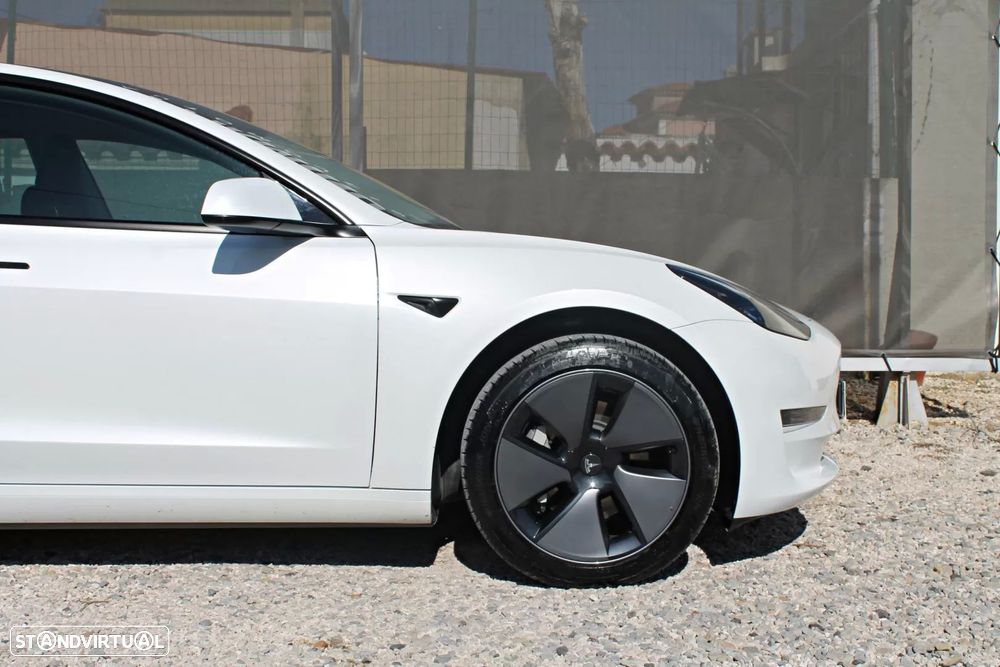 Tesla Model 3 2023 photo 4