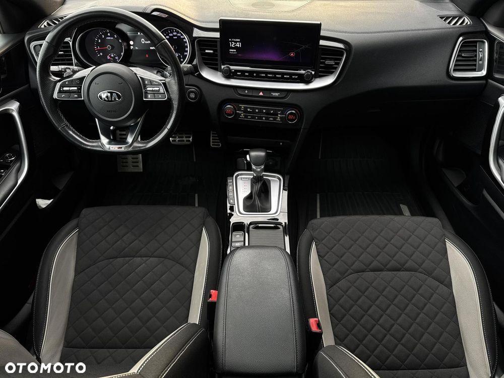 Kia Ceed 1.4 T-GDI L Business Line DCT - 17