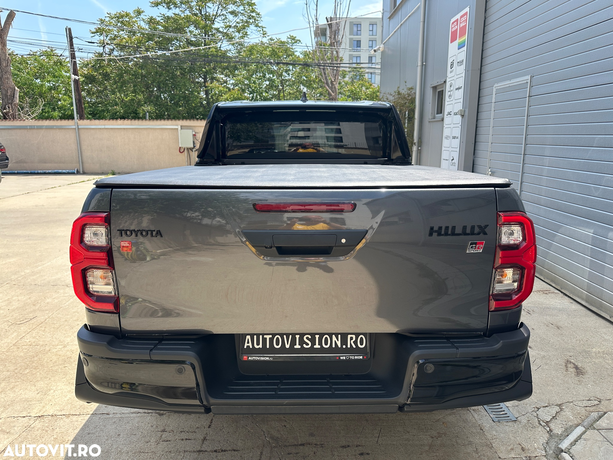 Toyota Hilux 2.8D 204CP 4x4 Double Cab AT GR Sport - 6