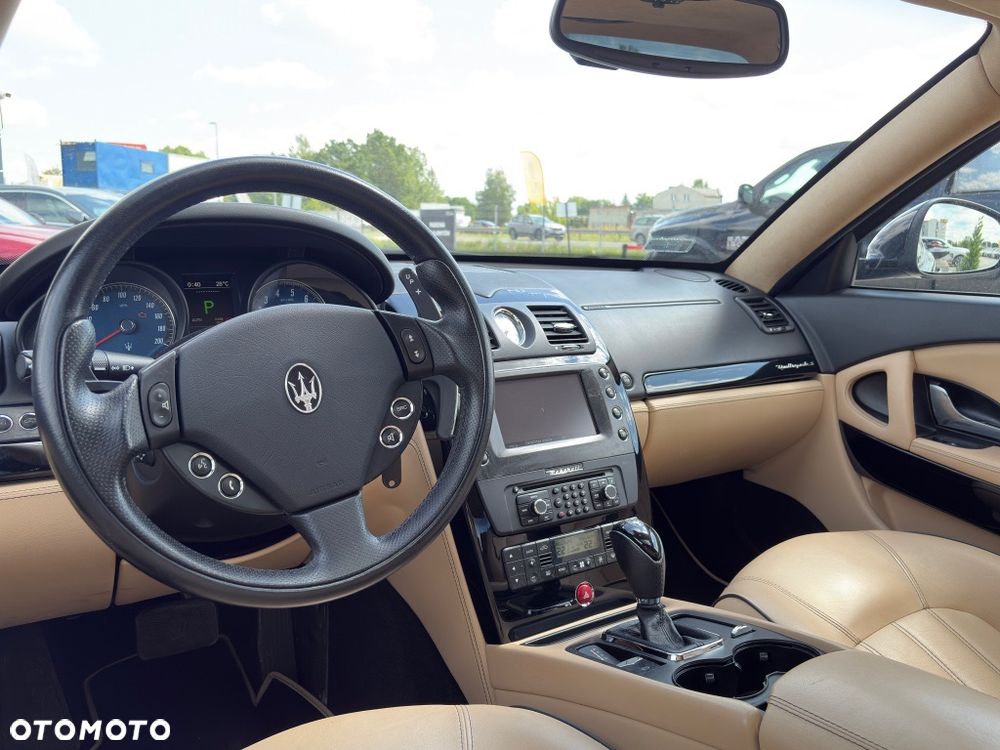 Maserati Quattroporte - 12