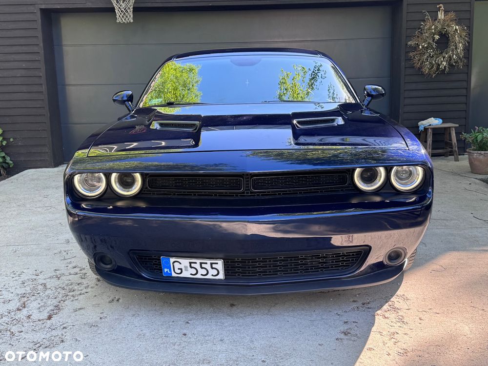 Dodge Challenger - 2