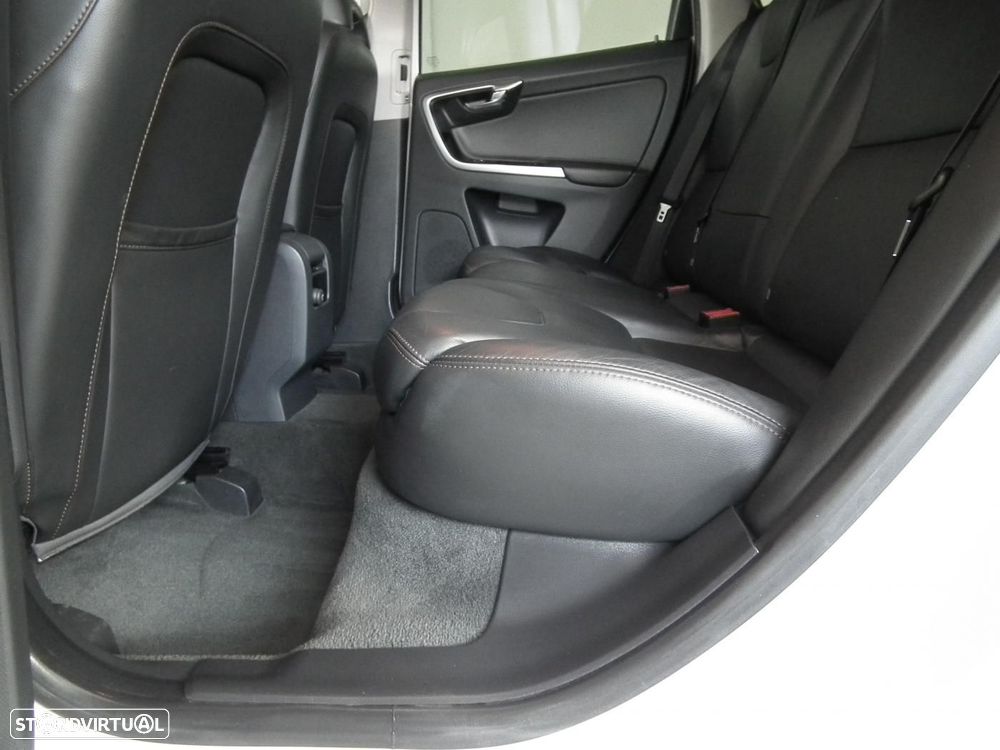 Volvo XC 60 2.0 D3 Dynamic Edition Geartronic - 11