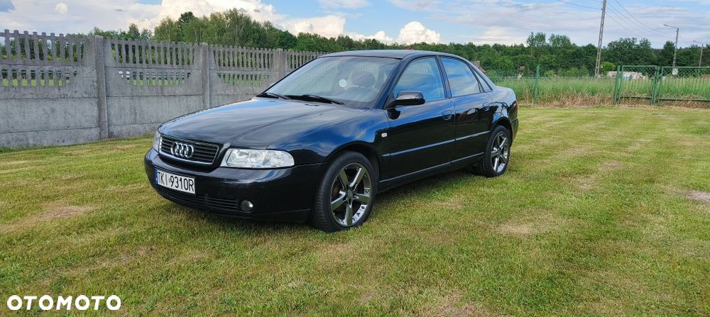 Audi A4 Limousine - 1