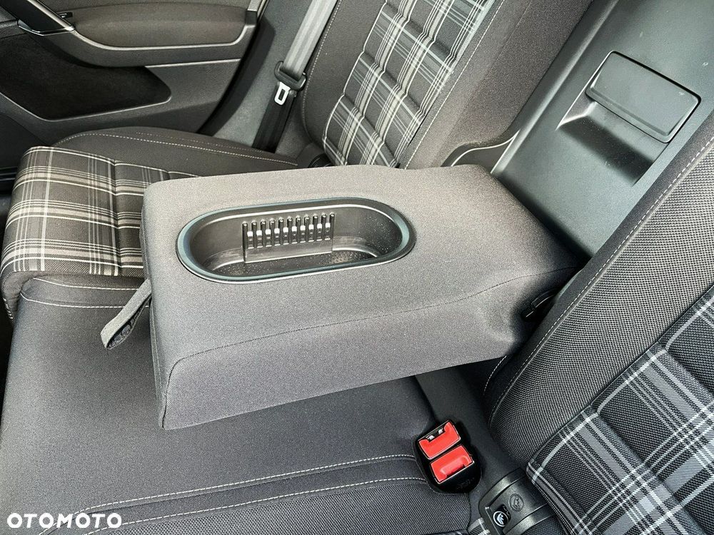 Volkswagen Golf VII 2.0 TDI BMT GTD DSG - 36