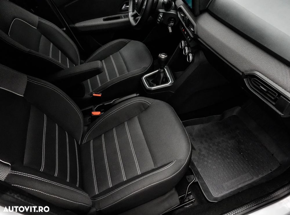 Dacia Logan TCe 90 Essential - 12