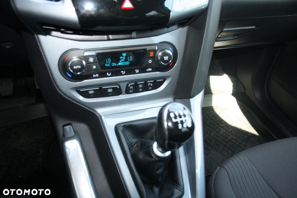 Ford Focus SW 1.6 EcoBoost S&S Titanium - 18