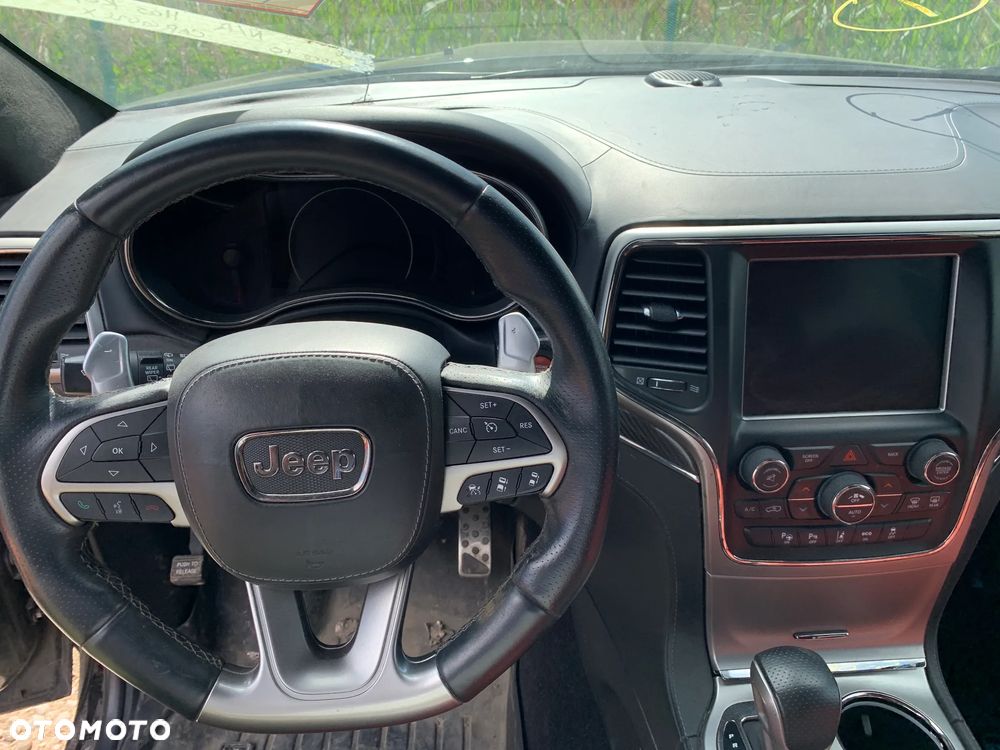 Jeep Grand Cherokee SRT - 17