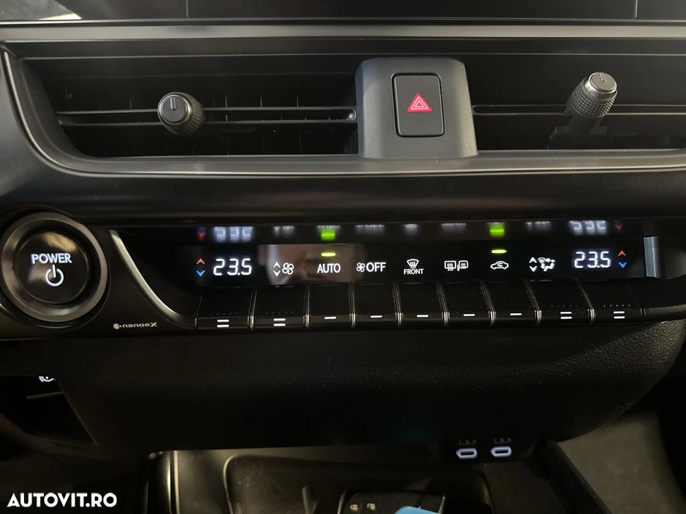 Lexus UX ver-250h - 17