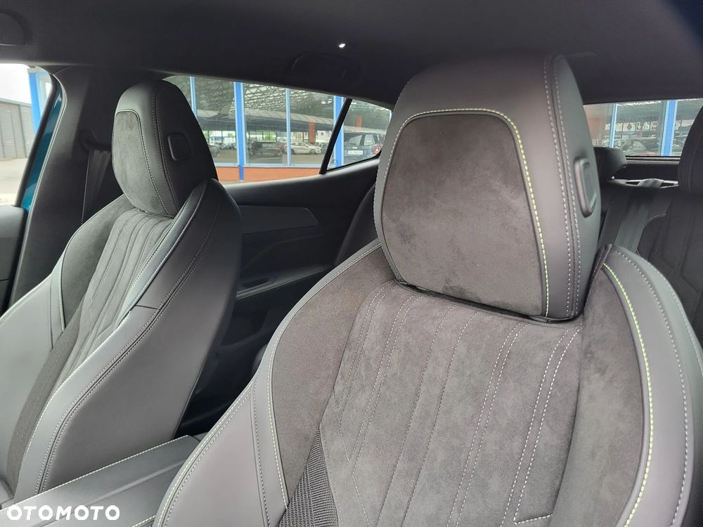 Peugeot 408 1.2 PureTech mHEV GT S&S e-DSC6 - 17