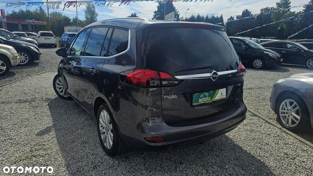 Opel Zafira - 10