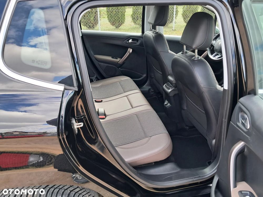 Peugeot 2008 e-HDi FAP 92 EGS6 STOP & START Allure - 23